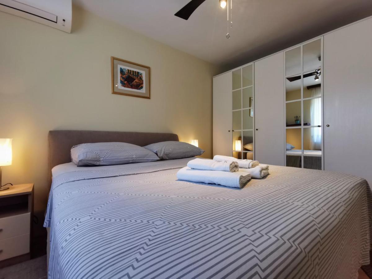 Villa Lille Trogir Eksteriør bilde
